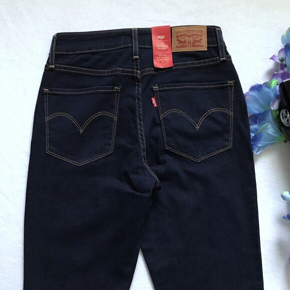 Levi's NWT High Rise Skinny Dark Wash Jeans Women 26 - Picture 5 of 10